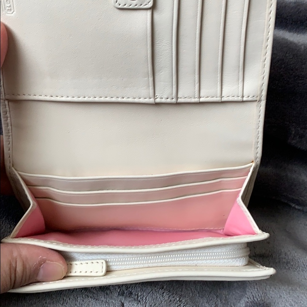 Coach (2) - Picture 4 of 6